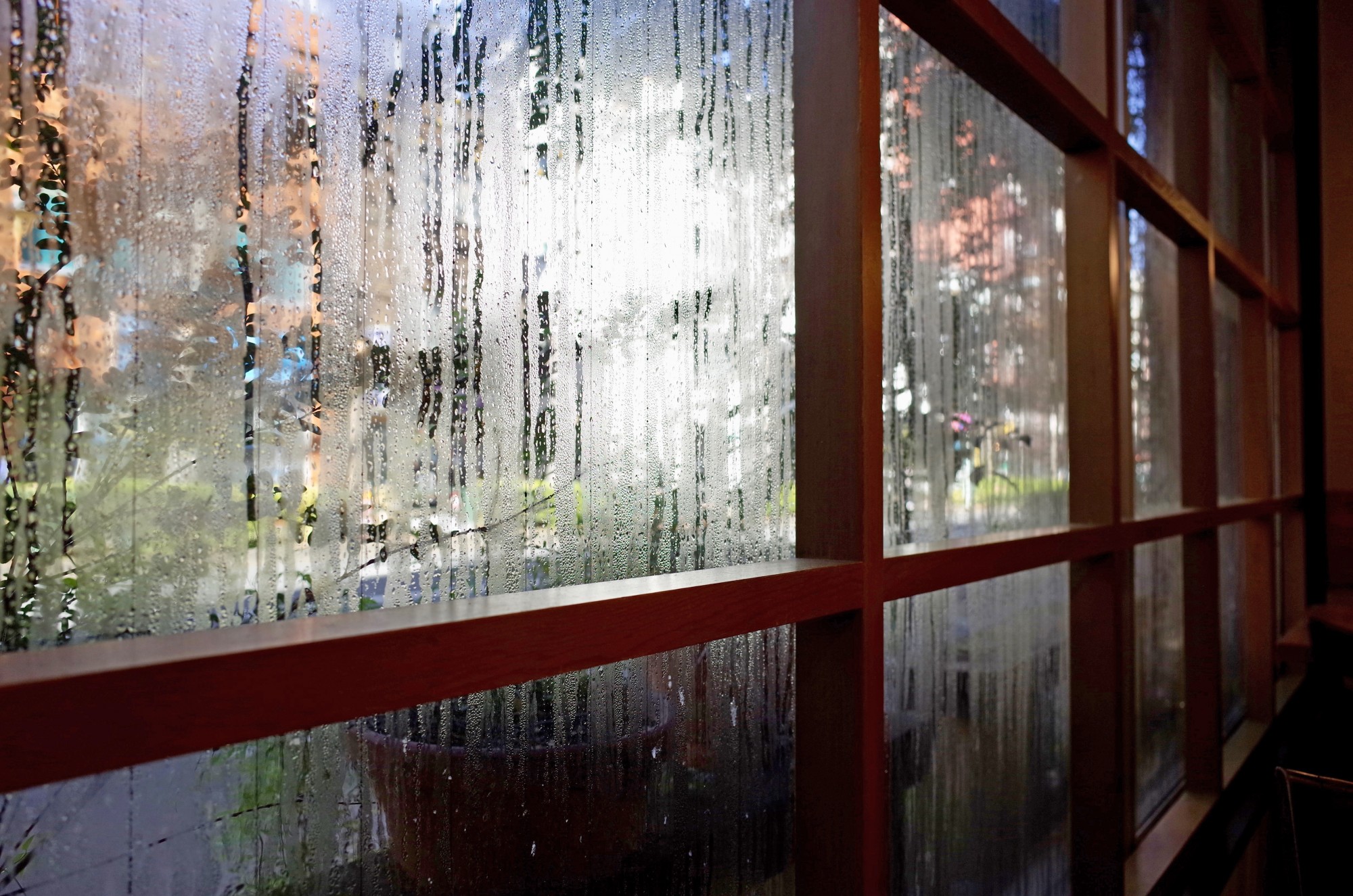 how to prevent condensation on aluminium window frames