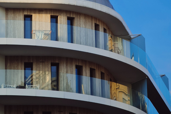 What to look for when choosing a glass balustrade?